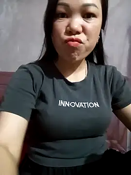 Chengnie online show from May 10, 10:15 pm