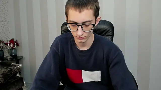 Snapshot of RonBevs chatting on April 2, 7:33 pm RonBevs online show from April 2, 7:33 pm