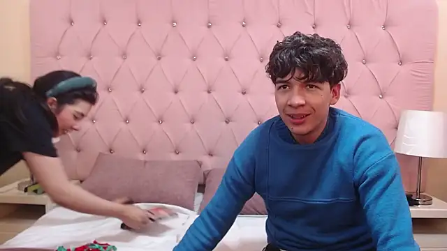 Snapshot of Desire_Ecstasy2 chatting on March 31, 3:08 am Desire Ecstasy2 online show from March 31, 3:08 am