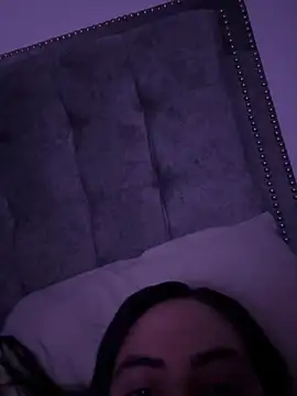 Snapshot of kristalinasc chatting on March 30, 4:57 am kristalinasc online show from March 30, 4:57 am