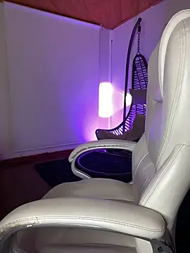 Snapshot of Saraaa_pink_ chatting on March 27, 1:44 am Saraaa pink online show from March 27, 1:44 am