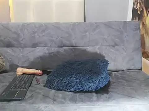 Snapshot of issi_belle__ chatting on March 27, 8:26 am issi belle online show from March 27, 8:26 am