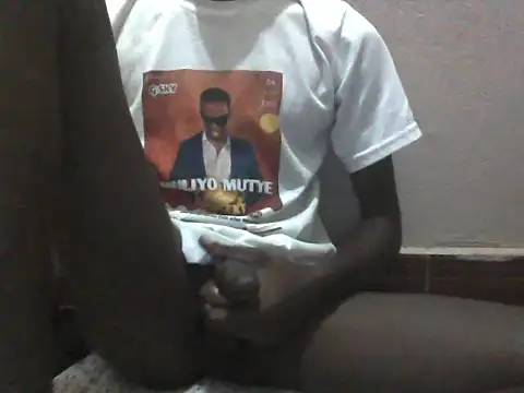 Snapshot of africanmilkcu chatting on March 25, 9:26 am africanmilkcu online show from March 25, 9:26 am