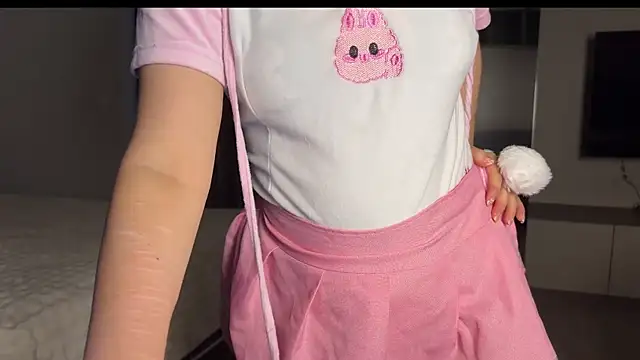 Snapshot of emilyy_xoxo chatting on April 3, 2:53 am emilyy xoxo online show from April 3, 2:53 am