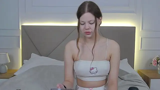 Sophie Rays online show from May 8, 3:56 am
