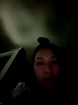 Snapshot of DawnG_x chatting on March 26, 1:55 am DawnG x online show from March 26, 1:55 am