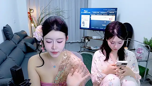 Summerbaby-001 online show from March 12, 12:55 pm