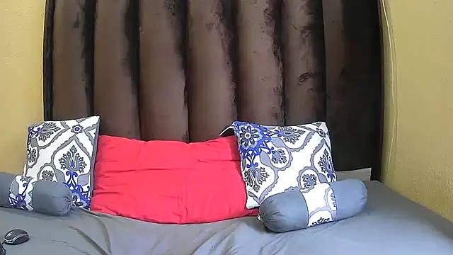 queensBetty online show from April 3, 10:02 am