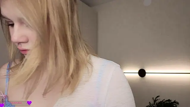 Snapshot of AureliaAngel chatting on March 29, 9:59 pm AureliaAngel online show from March 29, 9:59 pm