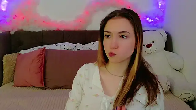 LeenMoonie online show from July 12, 8:49 am