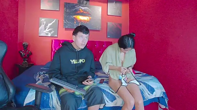 Snapshot of Chloe_MagnusKnight_ chatting on March 16, 11:25 am Chloe MagnusKnight online show from March 16, 11:25 am