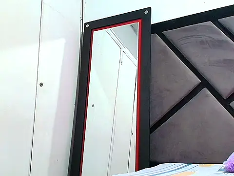 Snapshot of SweetLuna07 chatting on March 22, 2:26 am SweetLuna07 online show from March 22, 2:26 am