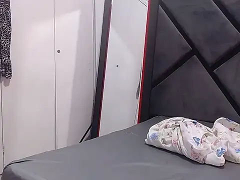 Snapshot of SweetLuna07 chatting on March 31, 2:13 am SweetLuna07 online show from March 31, 2:13 am