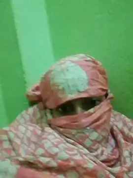 nidhiyadav00 online show from April 10, 7:18 pm