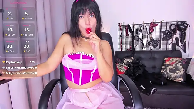 Snapshot of In_the_heaven chatting on March 30, 11:28 pm In the heaven online show from March 30, 11:28 pm