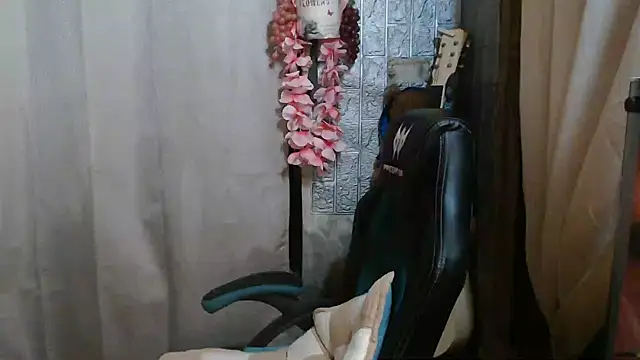 small 13 online show from May 13, 2:58 pm