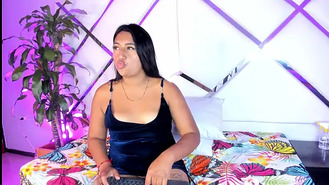 Snapshot of DestiinyBlack chatting on March 31, 1:11 pm DestiinyBlack online show from March 31, 1:11 pm