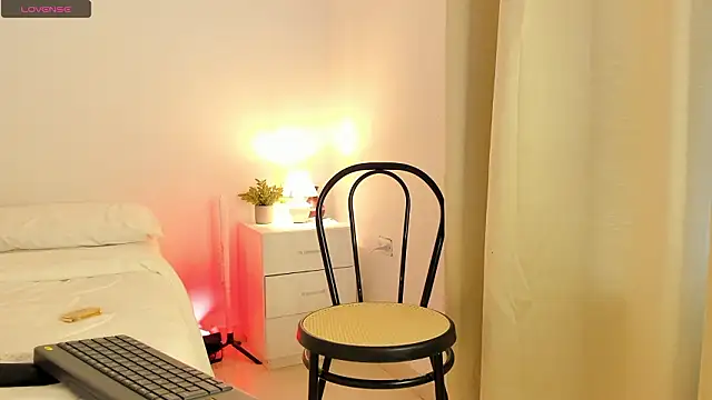 Snapshot of kora_bliss chatting on March 15, 6:14 pm kora bliss online show from March 15, 6:14 pm