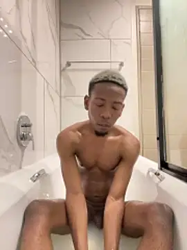 RoyaltyRox online show from April 2, 1:20 pm