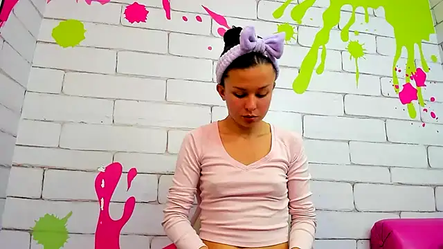 Snapshot of Danna_Greyy chatting on April 6, 11:44 am Danna Greyy online show from April 6, 11:44 am