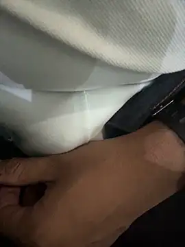 ronyhere online show from April 3, 3:32 pm