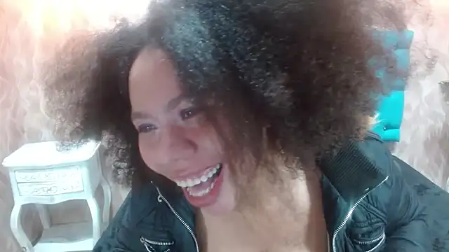 Snapshot of KeniaLovex chatting on April 1, 9:21 am KeniaLovex online show from April 1, 9:21 am