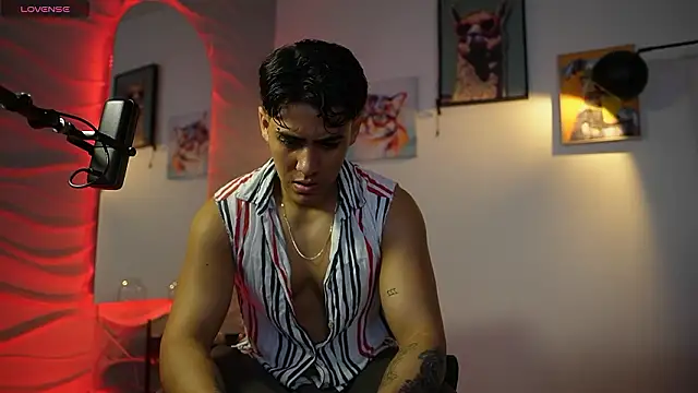 Tayler Cross  online show from March 18, 1:03 pm