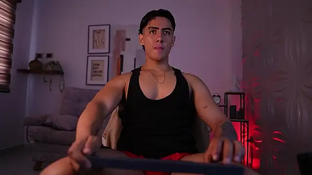 Tayler Cross  online show from April 1, 4:04 pm