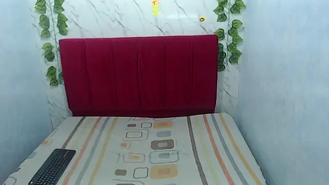 aurora Diazcm online show from March 27, 2:17 pm