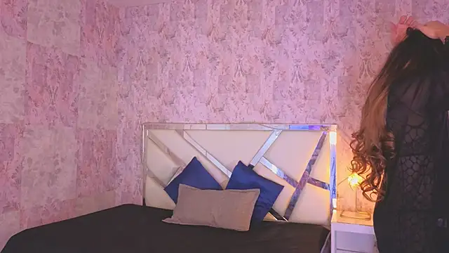 Snapshot of april_summer_ chatting on March 16, 8:24 pm april summer online show from March 16, 8:24 pm