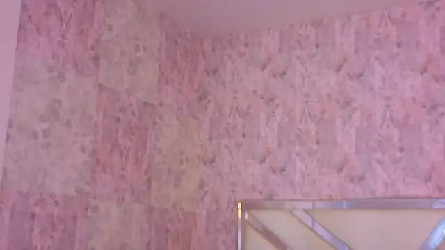 Snapshot of april_summer_ chatting on March 21, 10:02 pm april summer online show from March 21, 10:02 pm