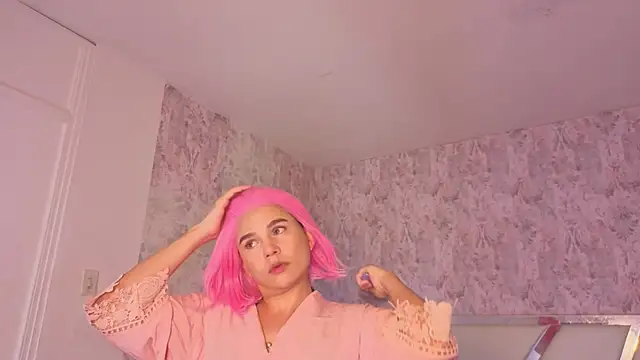 Snapshot of april_summer_ chatting on March 30, 8:43 pm april summer online show from March 30, 8:43 pm