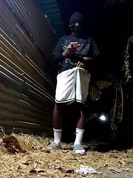 spittingpig1 online show from March 27, 5:13 am