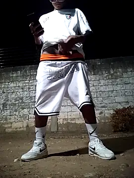 spittingpig1 online show from April 1, 2:23 am