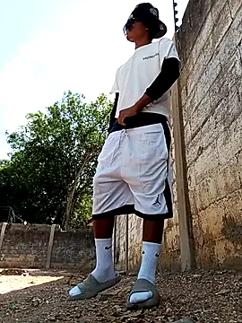 spittingpig1 online show from April 9, 2:33 pm