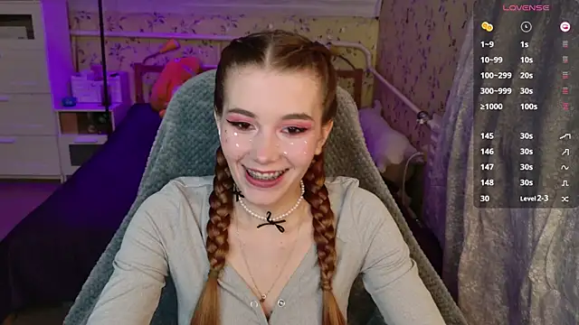 Snapshot of Lunavira chatting on March 27, 7:02 pm Lunavira online show from March 27, 7:02 pm