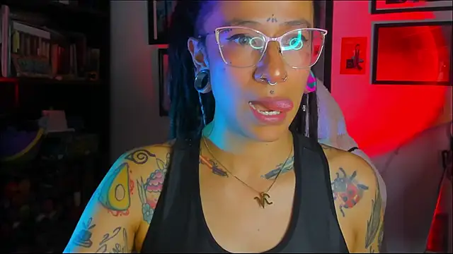 Snapshot of Lucia_Ilich9 chatting on April 7, 2:34 am Lucia Ilich9 online show from April 7, 2:34 am