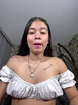 Snapshot of Kloe_00 chatting on April 1, 2:23 am Kloe 00 online show from April 1, 2:23 am