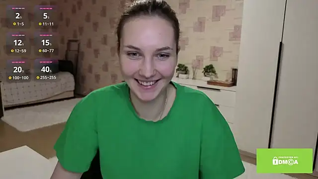 Snapshot of SamellaFlugum chatting on April 2, 3:53 pm SamellaFlugum online show from April 2, 3:53 pm