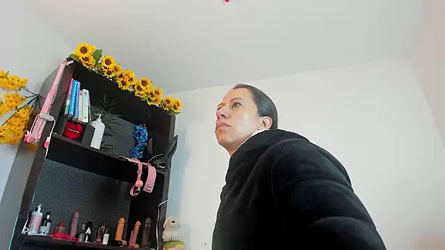 Snapshot of ItsAmara chatting on March 25, 1:39 pm ItsAmara online show from March 25, 1:39 pm