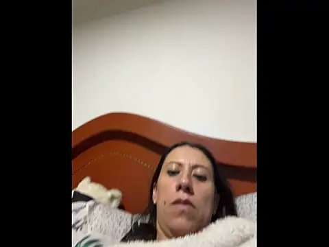 Snapshot of ItsAmara chatting on July 2, 3:34 am ItsAmara online show from July 2, 3:34 am