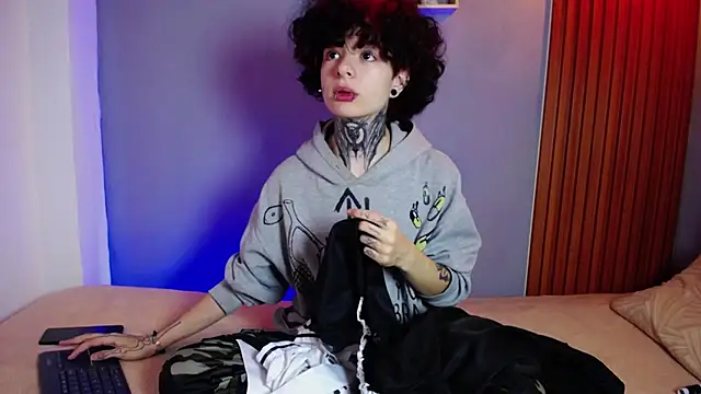 JuneBlake  online show from March 31, 1:55 pm