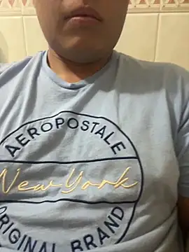 Snapshot of DanielZz69 chatting on March 16, 4:51 am DanielZz69 online show from March 16, 4:51 am