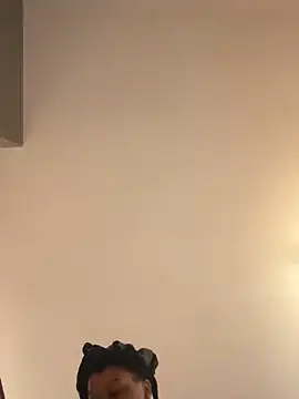 Snapshot of Halligirl chatting on March 16, 11:36 am Halligirl online show from March 16, 11:36 am