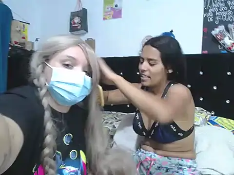 Snapshot of issabell_jissel chatting on March 25, 3:12 am issabell jissel online show from March 25, 3:12 am