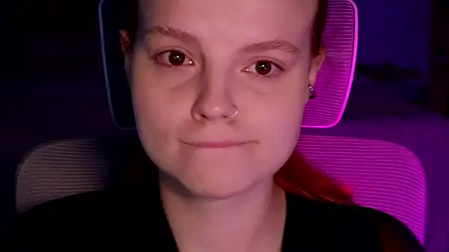 Snapshot of mollybossy chatting on March 29, 12:10 am mollybossy online show from March 29, 12:10 am