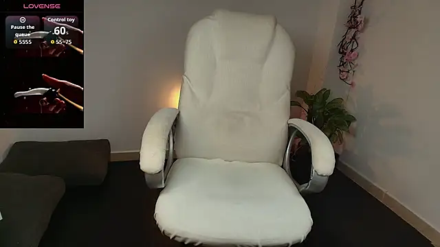 Roma Niaa online show from May 10, 1:11 am