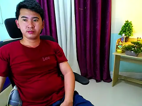 urhotasian online show from March 31, 6:47 am