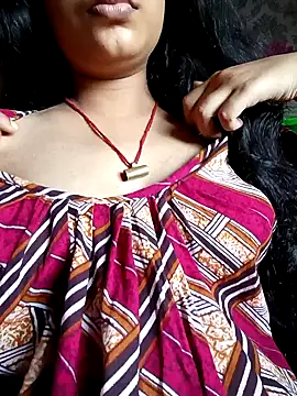 Snapshot of tina2005 chatting on April 2, 5:27 am tina2005 online show from April 2, 5:27 am