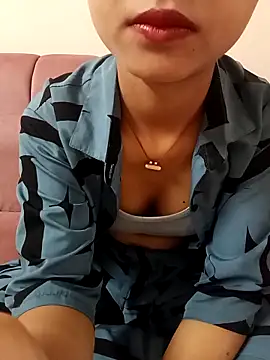Snapshot of ritika_gupta02 chatting on April 10, 3:01 am ritika gupta02 online show from April 10, 3:01 am